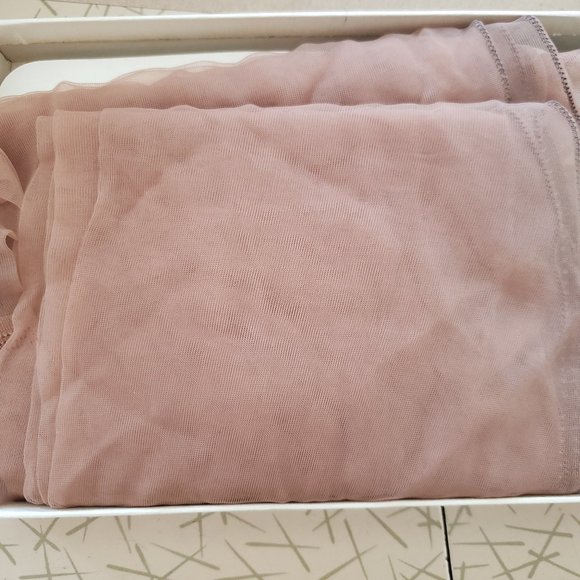 Diana Stockings - Picture 5 of 15